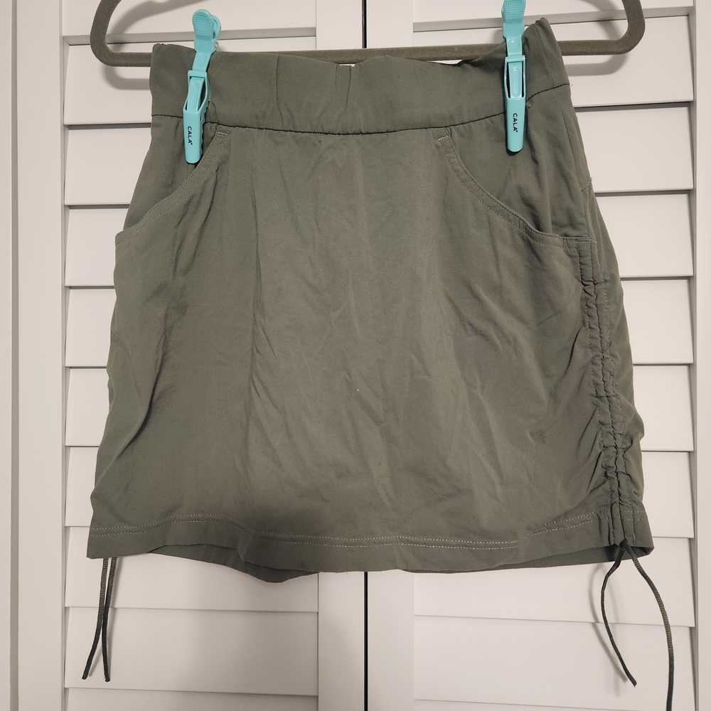 Columbia Dark Green Omni-Shield Skirt w/Shorts